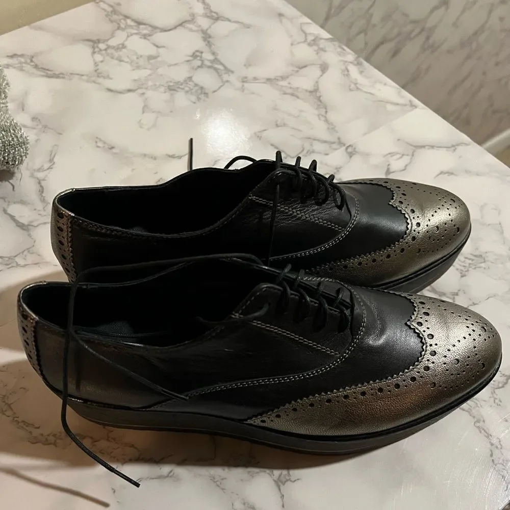 Tosca Blu Women’s Oxford Platform Shoes Size 39= 7.5US Leather Lace Up